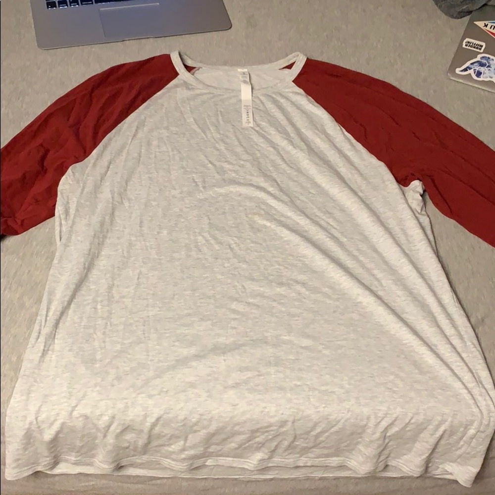 Men’s lululemon long sleeve tee